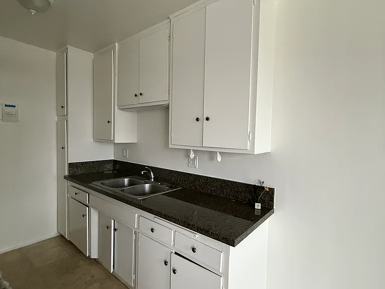 400 S Marengo Ave #4 — Photo 7