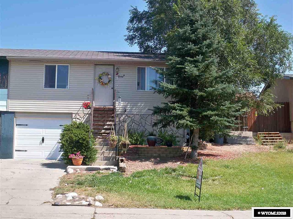 1st image of 3544B Cleveland Dr