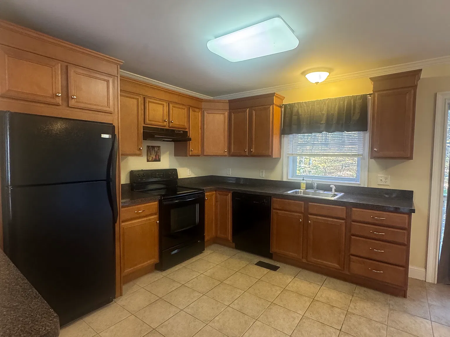 2 bed, 1380 sqft, $2,200 — Photo 4