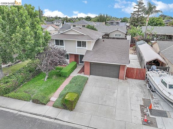 2nd image of 4900 Burgundy Dr