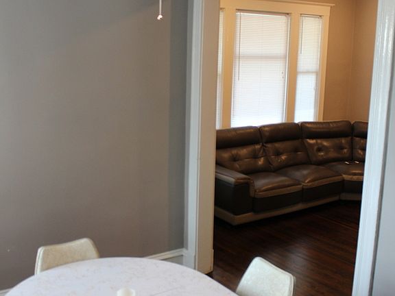 3rd image of 1354 N Monticello Ave