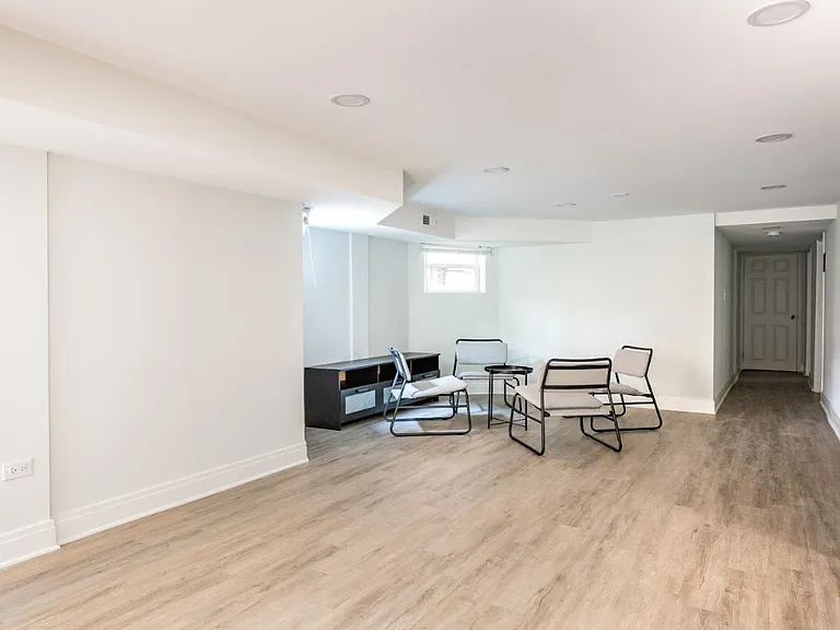 2252 N Lawndale Ave #1 — Photo 18