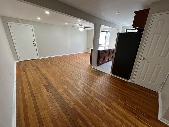 3rd image of 131 Mount Lebanon Blvd #20