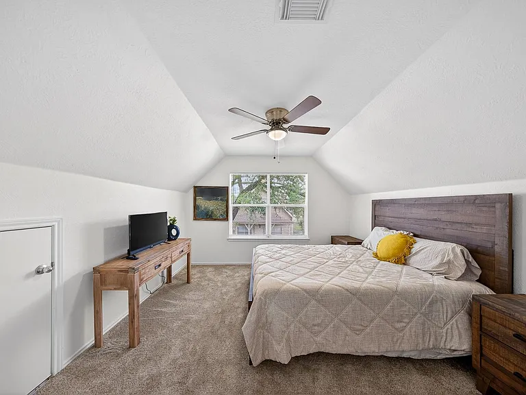 1318 Dennis St — Photo 21