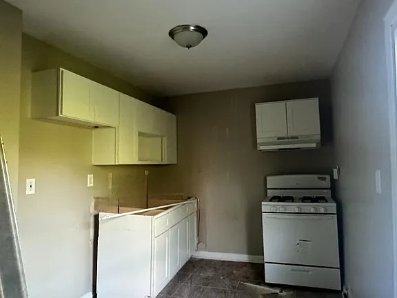 3 Bedrooms at 10 Watson St #2, Paterson NJ — photo 1