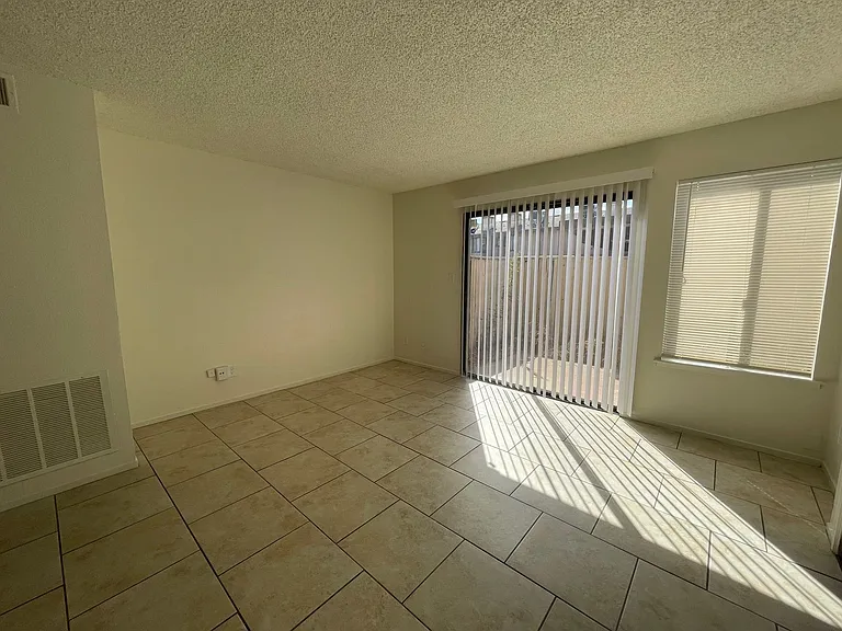 1221 N Peach Ave #152 — Photo 7