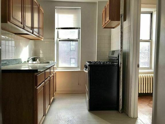 3rd image of 31-02 35th St #5