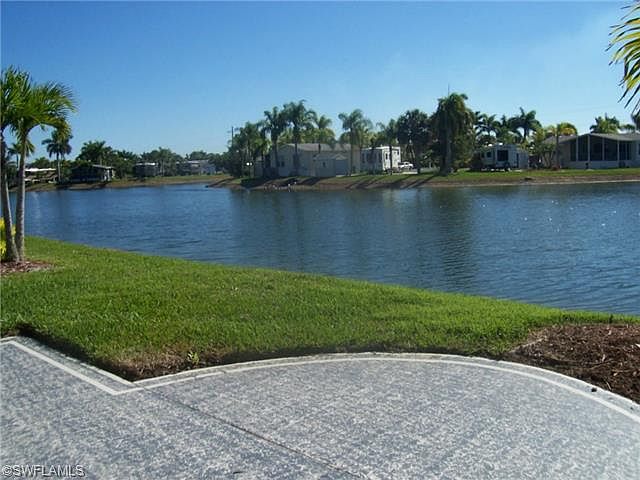 2nd image of 1015 Diamond Lake Cir
