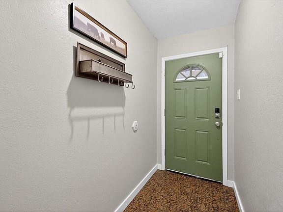 5th image of 405 Pecan St