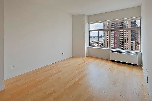 1st image of 90 Washington St APT 15A