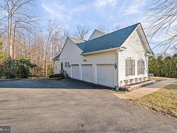 3rd image of 6925 Tifton Ct