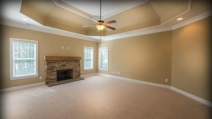 1381 Round Hill Ln — Photo 8