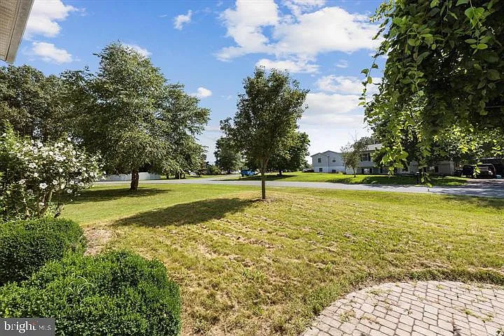 136 Nightingale Ave — Photo 3