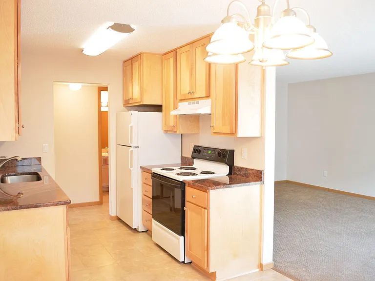 Larpenteur Estates Apartments — Photo 85