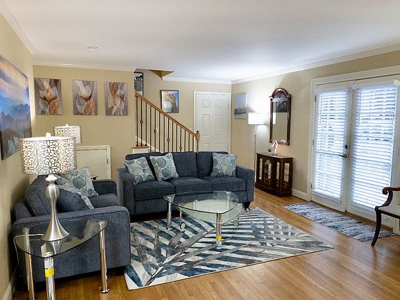 4th image of 2905 Burch Ave #1