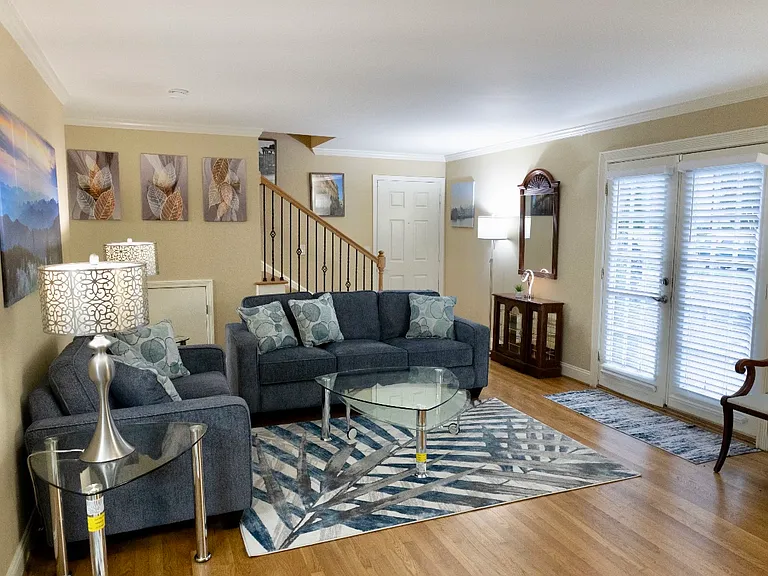 2905 Burch Ave #1 — Photo 4