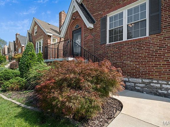 4th image of 5444 Tholozan Ave