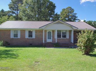 79 8th St, Maysville, NC 28555