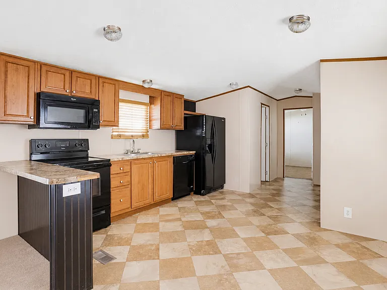 996 Margarita St — Photo 12