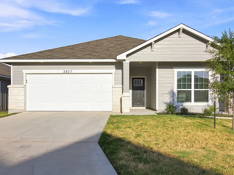 2827 Fox River Dr — Photo 1