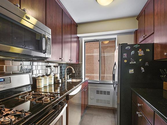 2nd image of 420 E 58th St APT 21B