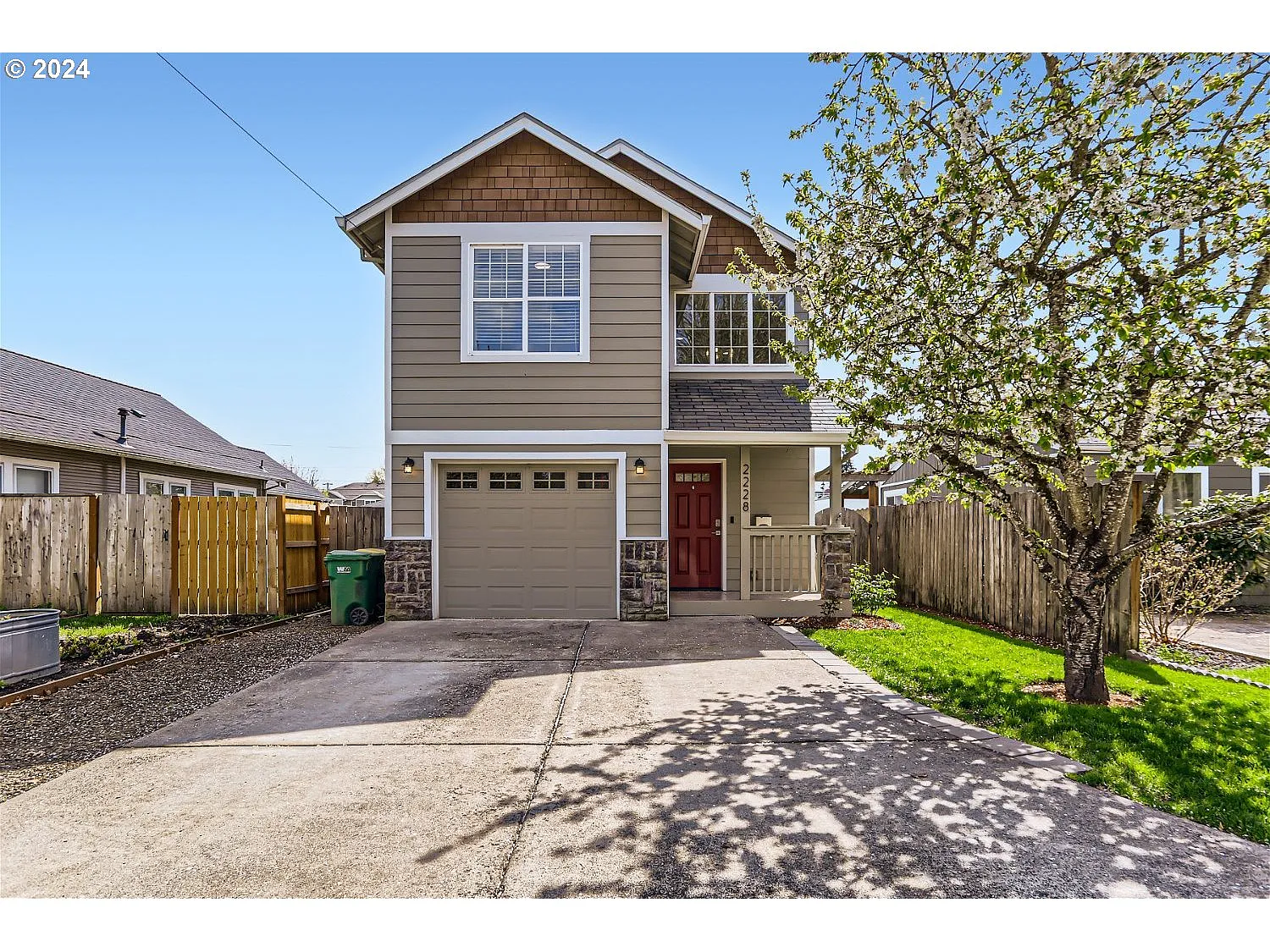 2228 23rd Pl photo 1