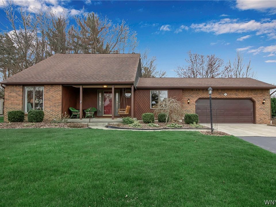 1st image of 109 Old Orchard Ln