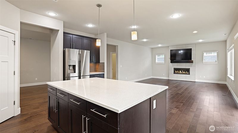 5th image of 21417 43RD Drive SE