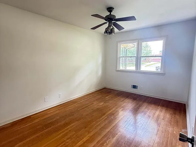 4012 White Plains Ct — Photo 12