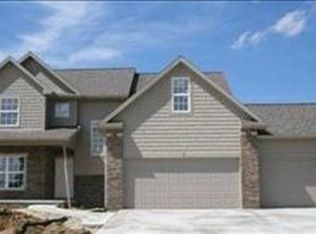 5010 Francesco Ln, Bloomington, IL 61705