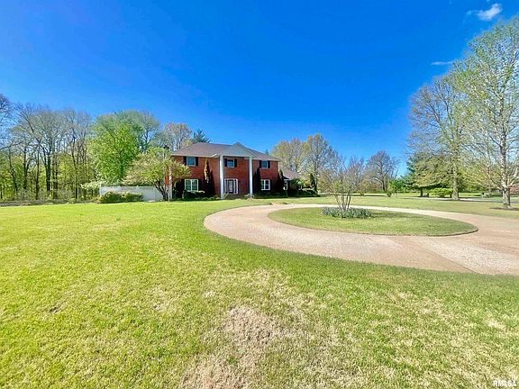 3rd image of 3068 Lakeview Dr