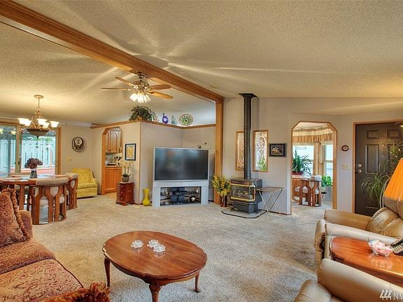 4th image of 19014 99th Avenue Ct E