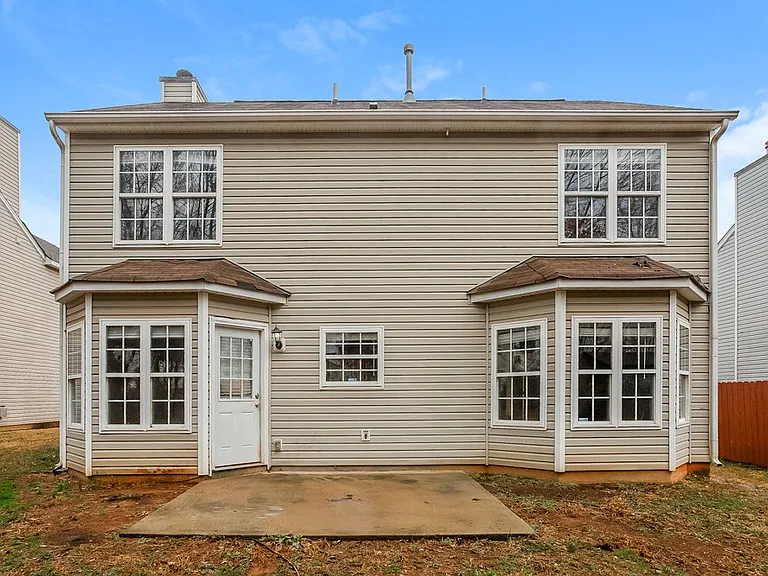 7103 Fox Point Dr — Photo 17