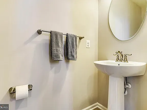 2216 Potomac River Blvd — Photo 25
