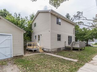 824 Comfort St, Lansing, MI 48915