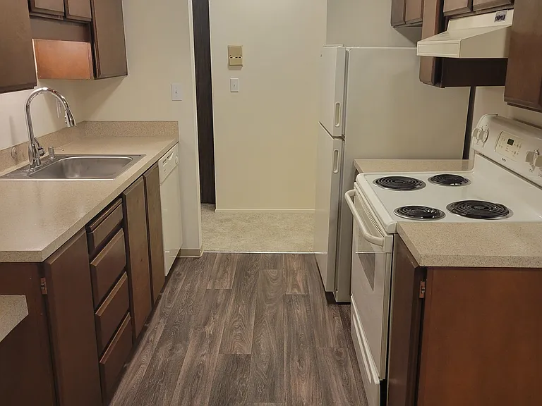 Nor'Easter Apartments — Photo 10