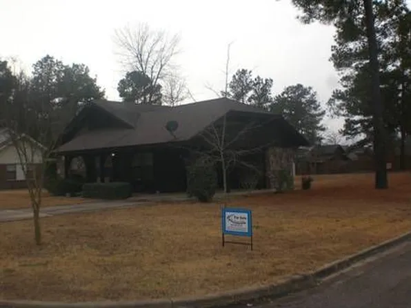 907 Daniel Ave, Broken Bow, OK 74728