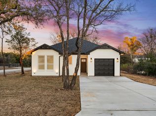 5901 S Lakeside Hills Ct, Granbury, TX 76048