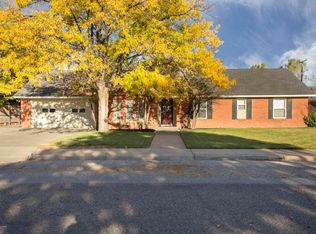 6208 Gainsborough Rd, Amarillo, TX 79106