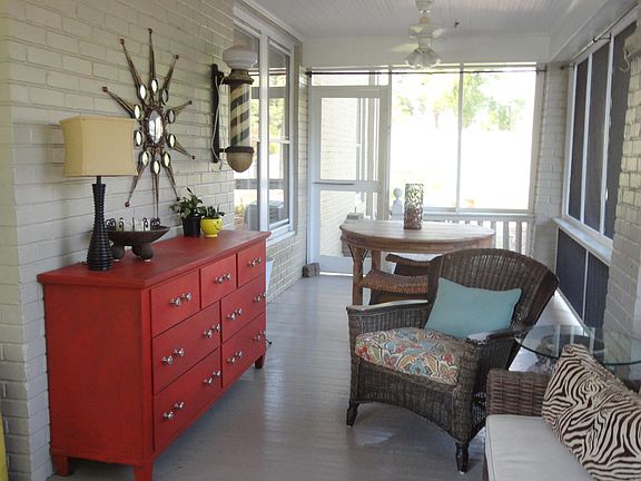 2nd View screened porch