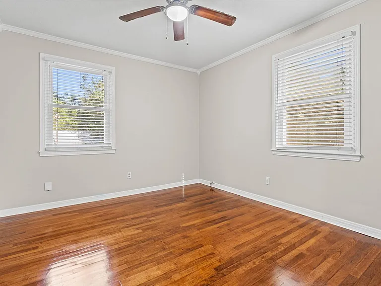 315 Azalea Cir W — Photo 12