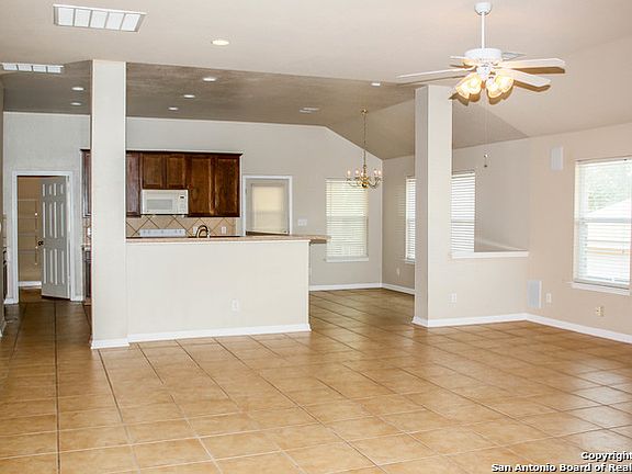 3rd image of 2803 Lakehills St