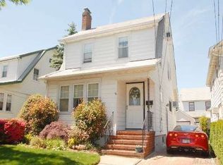 38 Birch St, Floral Park, NY 11001