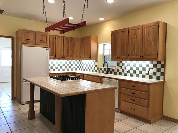 4th image of 15245 Thoroughbred Ln