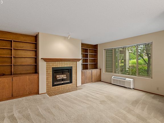 4th image of 2518 SE Baypoint Dr Unit 27