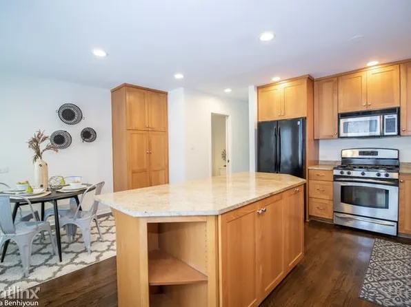 2211 Dodge Ave, Evanston, IL 60201