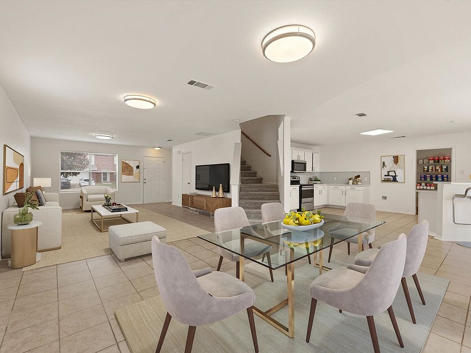 1st image of 529 Cantebury Park Ln