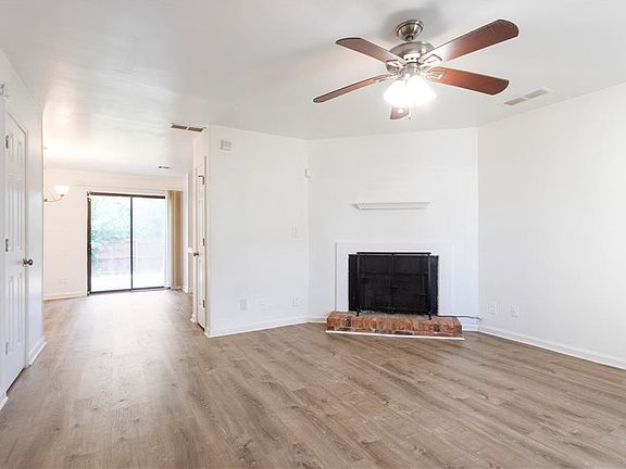 3rd image of 1585 Springleaf Point SE