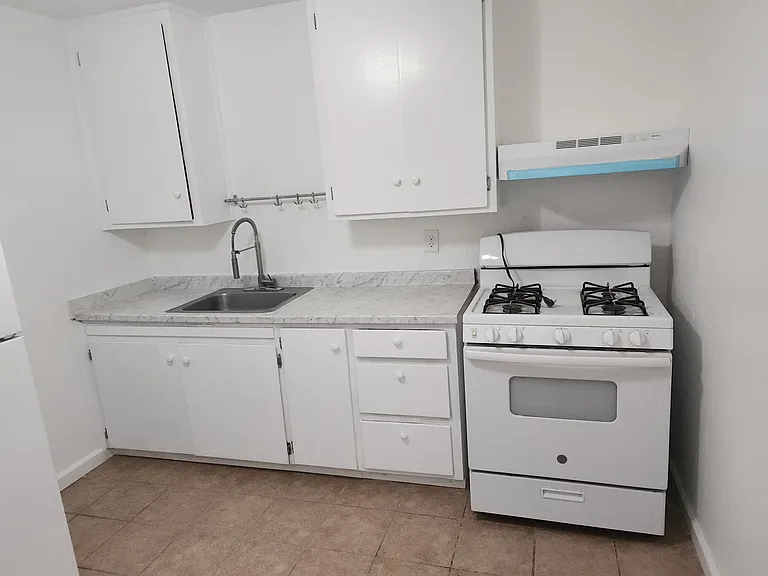 1005 Callen St — Photo 8