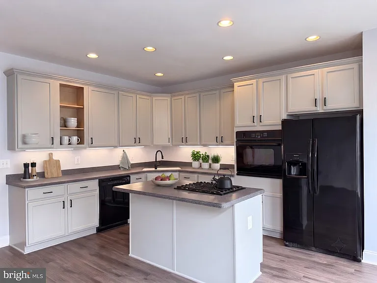 8358 Millom Ct — Photo 17